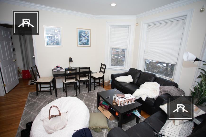 71 Thatcher St - Photo 7 of 10