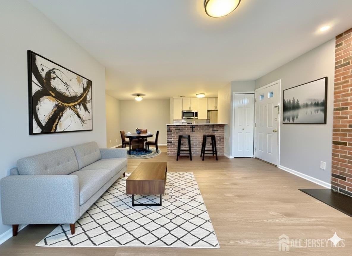 263 Crosspointe Dr - Photo 3 of 13