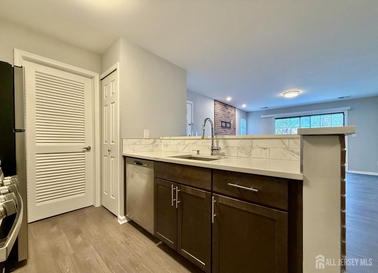 263 Crosspointe Dr - Photo 6 of 13