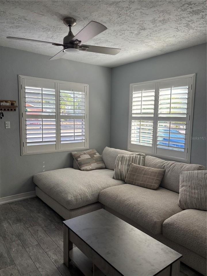 304 53rd St W - Photo 3 of 31