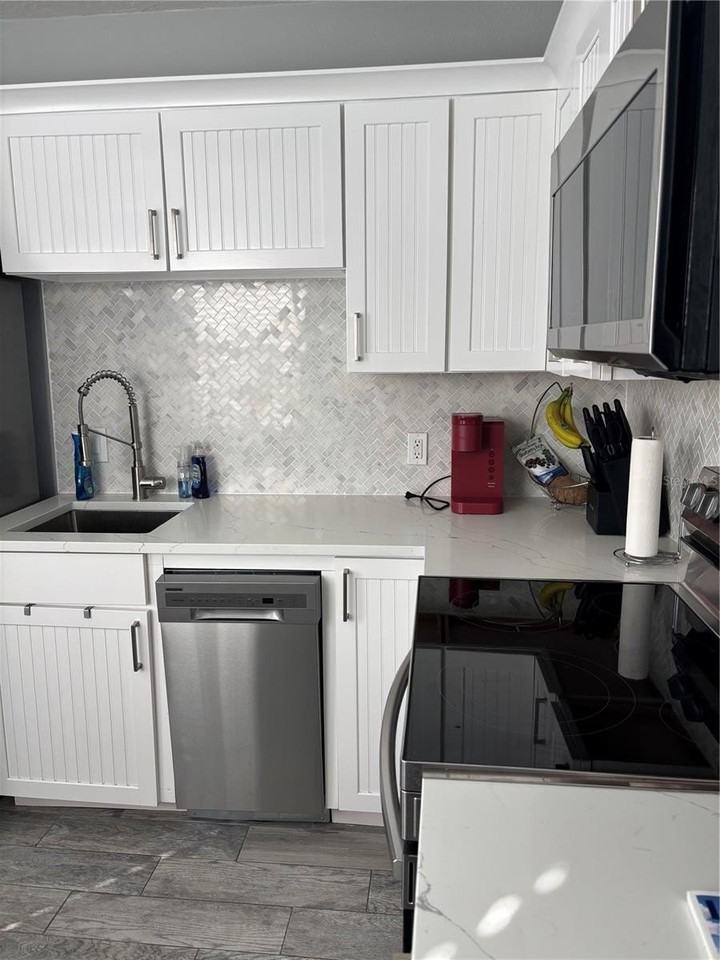 304 53rd St W - Photo 7 of 31