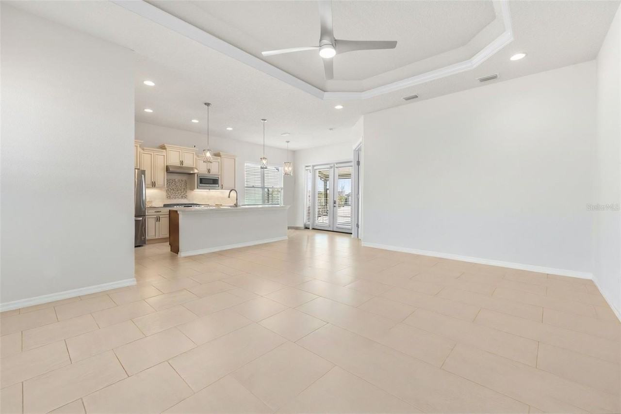 2957 Sw 118th Dr - Photo 5 of 34