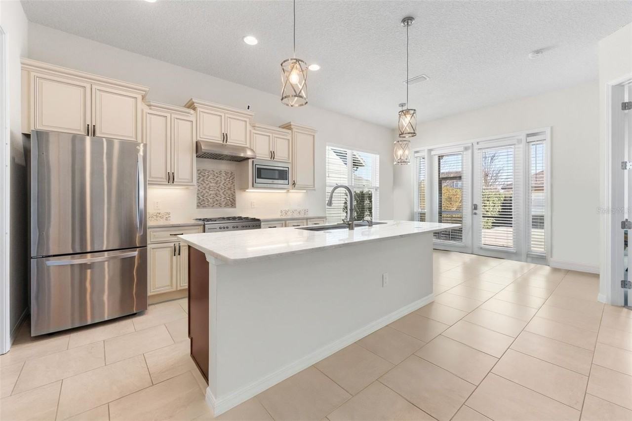 2957 Sw 118th Dr - Photo 7 of 34