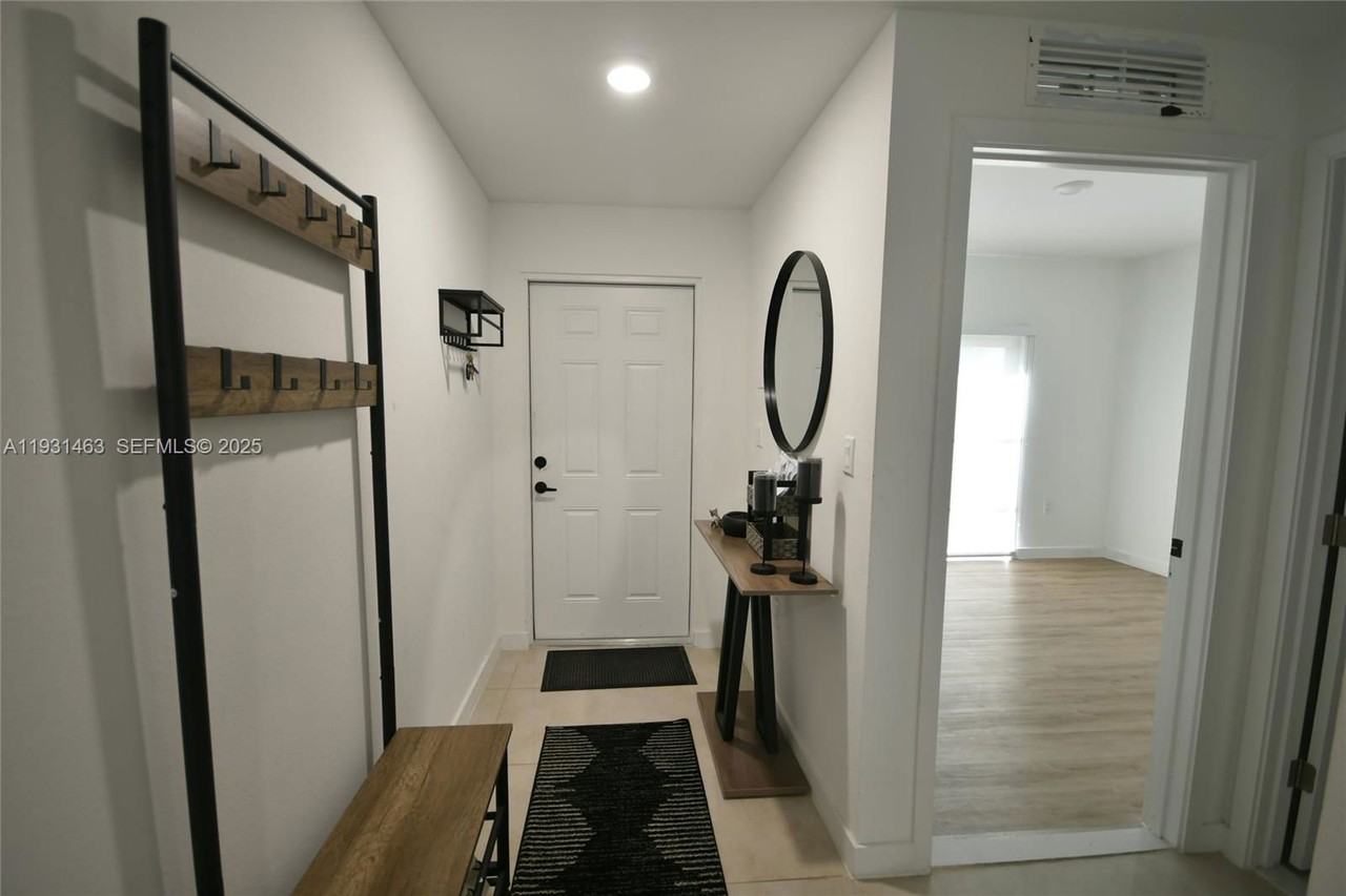 Nw 2nd Ct - Photo 2 of 8