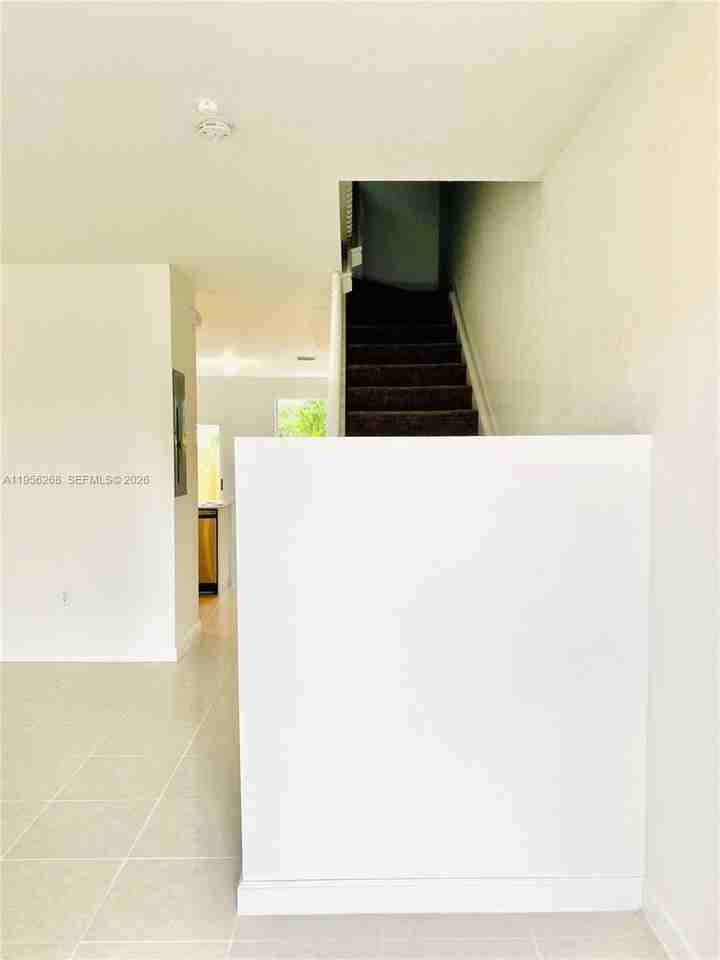 Se 19th St - Photo 2 of 8