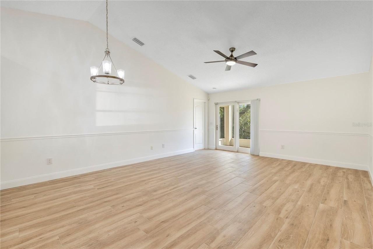 14858 Huntley Dr - Photo 3 of 40