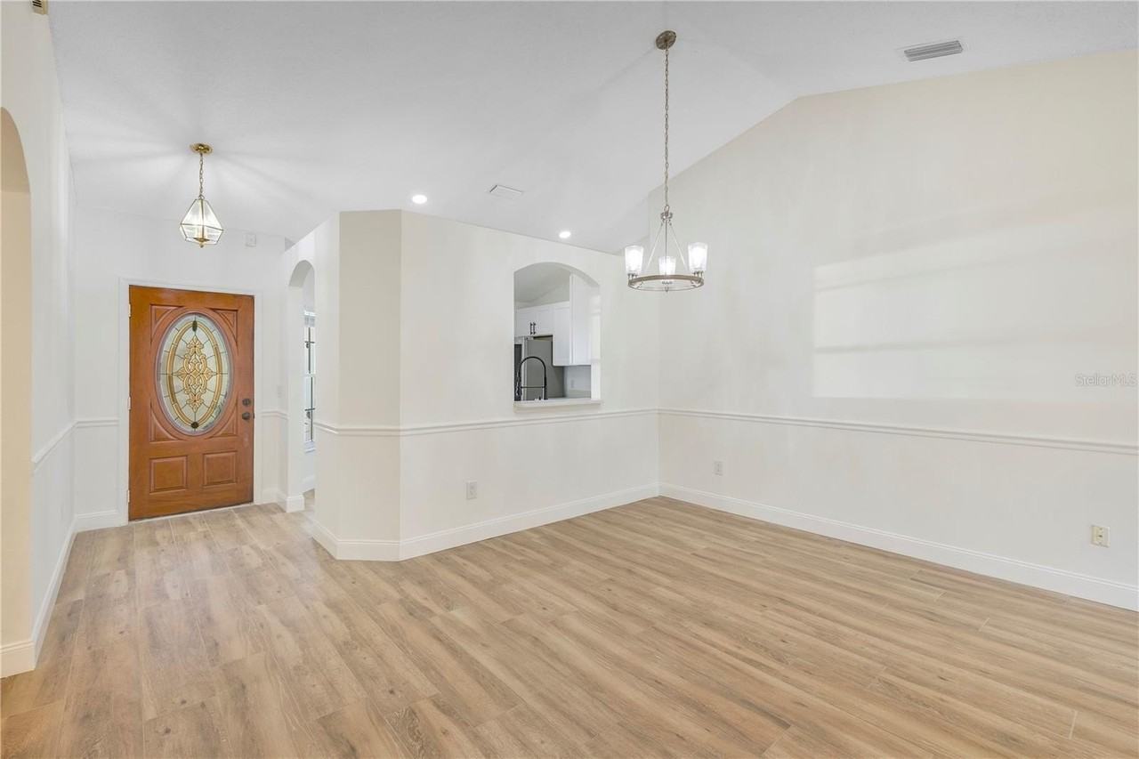 14858 Huntley Dr - Photo 5 of 40