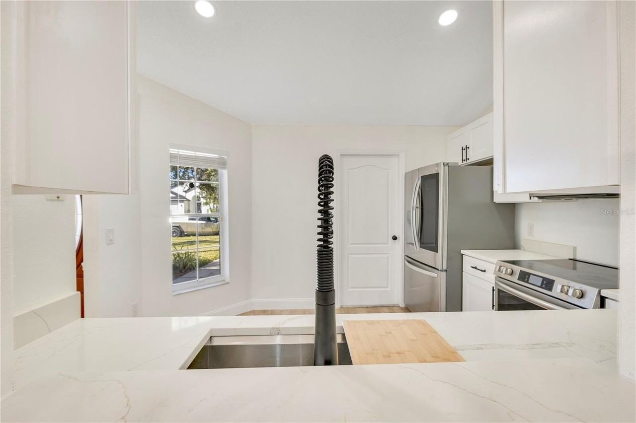 14858 Huntley Dr - Photo 7 of 40