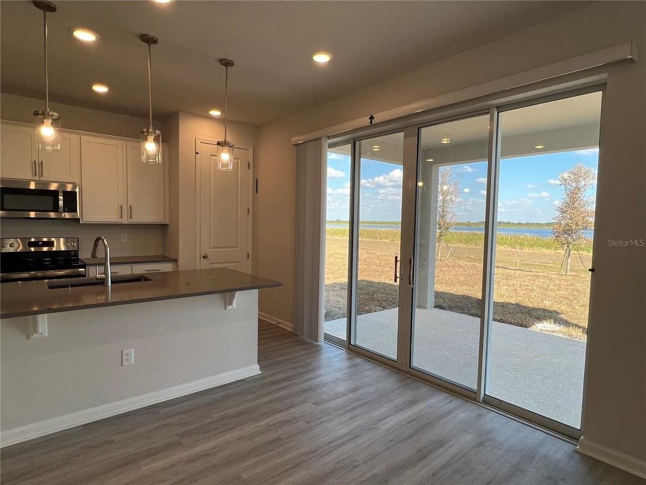 1024 Griffon Ave - Photo 4 of 12