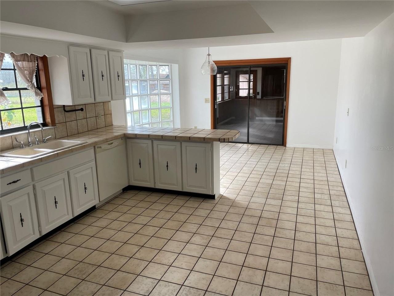 2727 Massee Rd - Photo 3 of 12