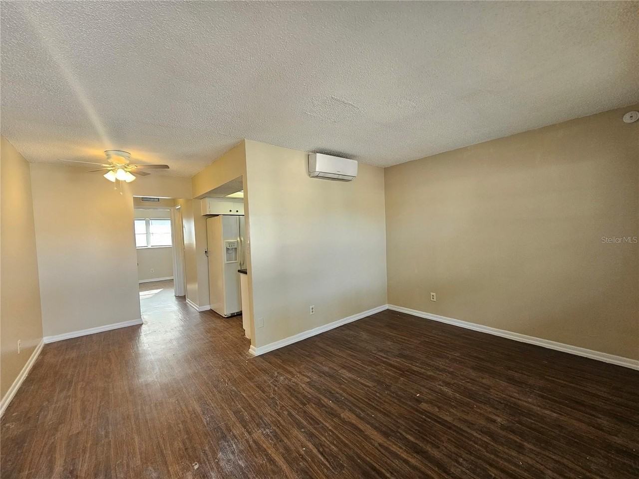 201 Nw Jefferson Cir N #2 - Photo 3 of 11