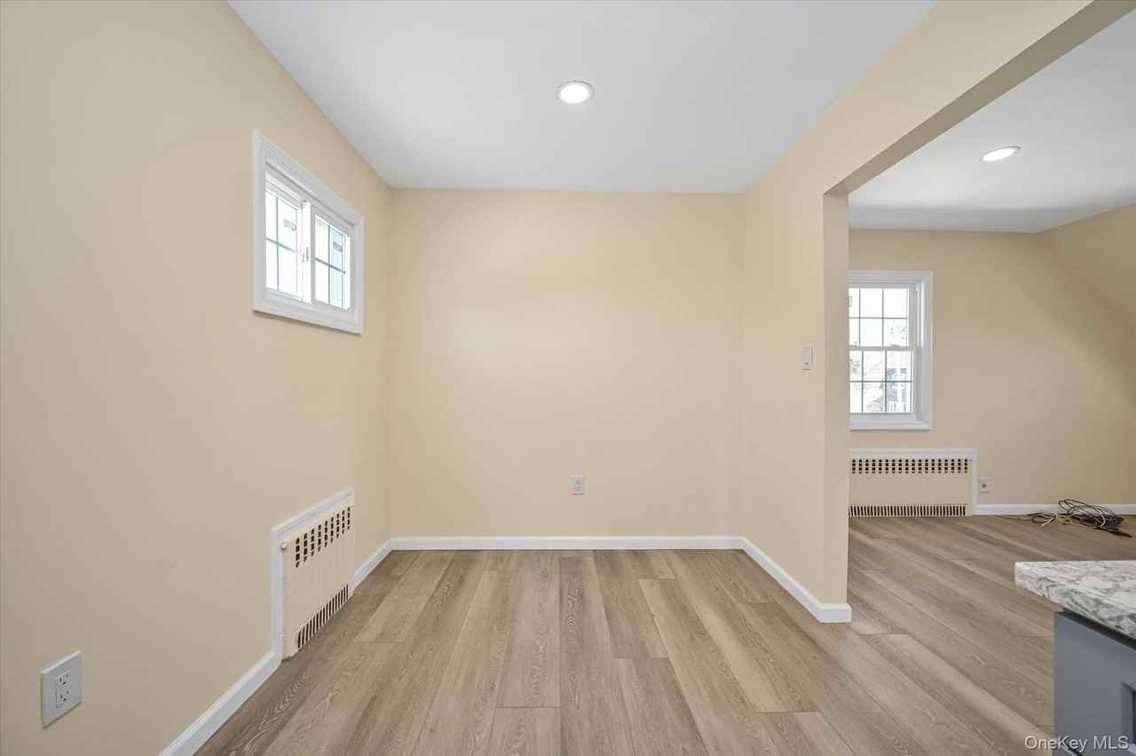 9526 243rd St 2nd Fl #2ndFL - Photo 5 of 21