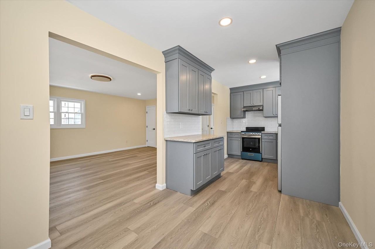 9526 243rd St 2nd Fl #2ndFL - Photo 6 of 21