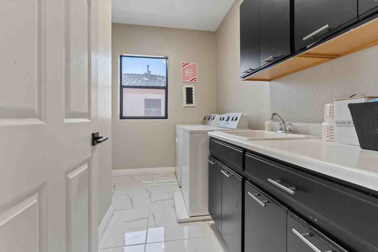 Colorado Breeze Way - Photo 6 of 7