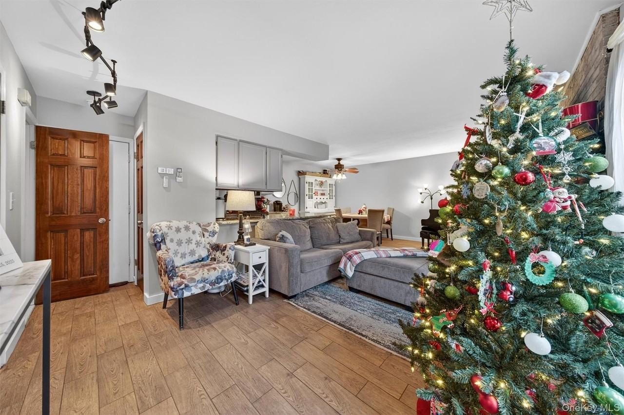 74 Homestead Village Dr - Photo 3 of 34