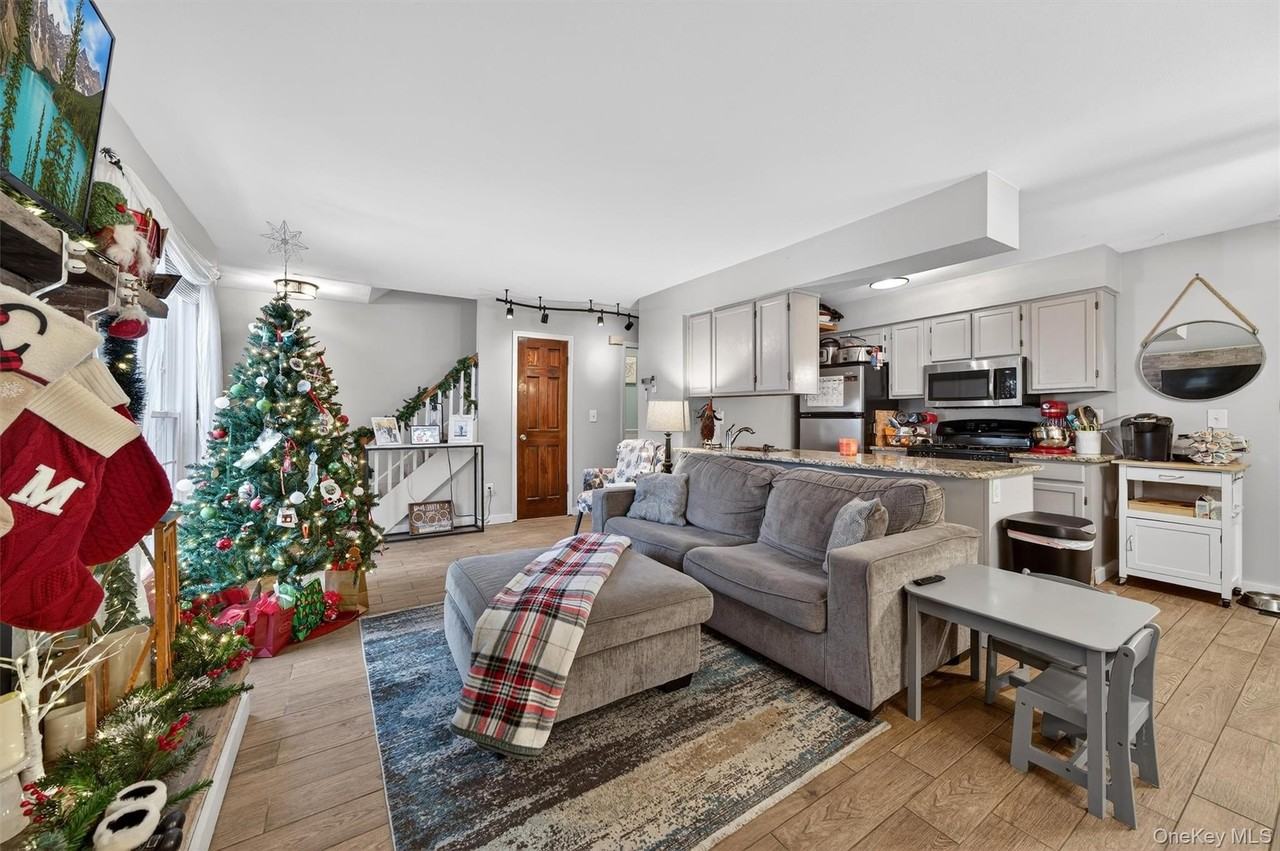 74 Homestead Village Dr - Photo 7 of 34