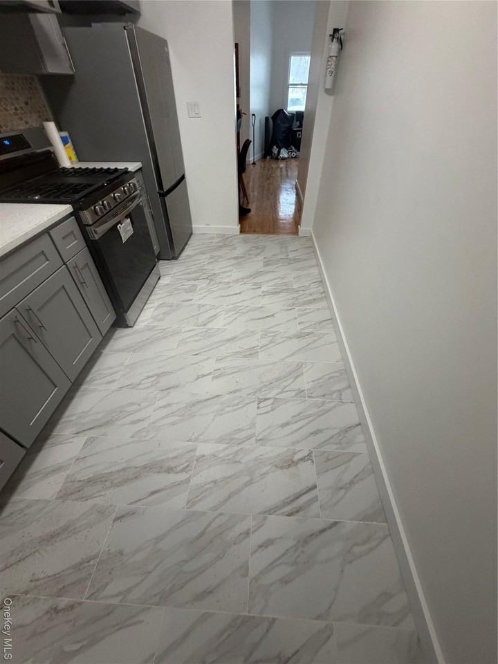 726 Jersey Ave Unit 3 #3 - Photo 3 of 10