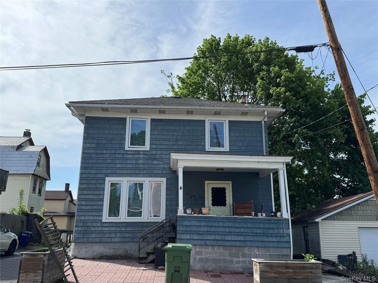 39 Crescent Pl - Photo 3 of 15