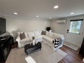 547 Middle St - Photo 1 of 1