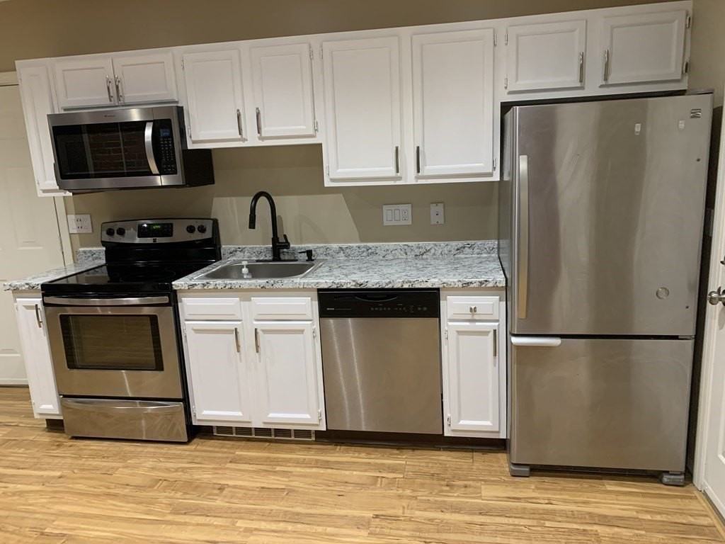 1098 Stafford St #3 - Photo 3 of 20