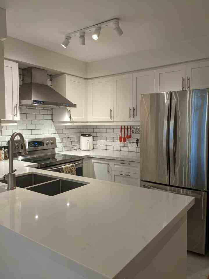 28 Olive Ave - Photo 5 of 10