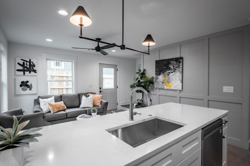 465 Hemlock Cir Se - Photo 3 of 10