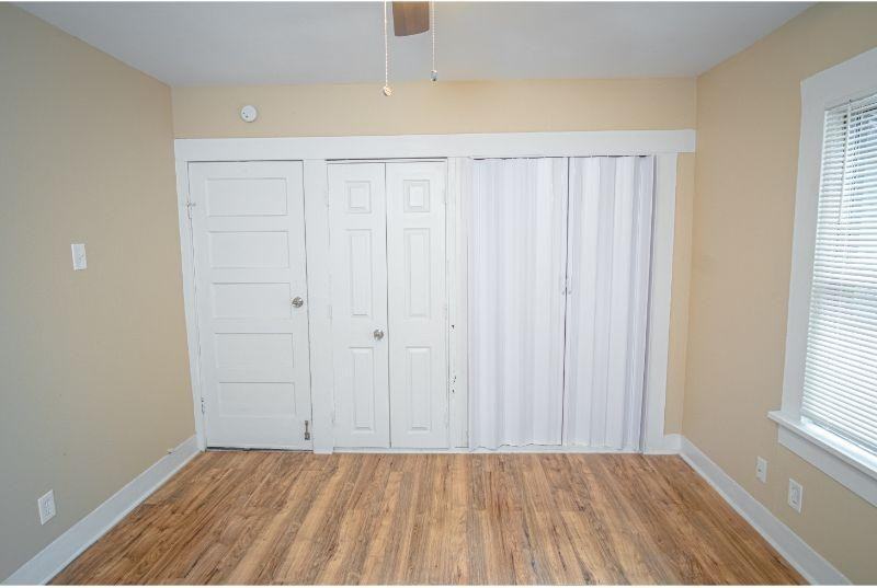 1323 Lamar St - Photo 2 of 6