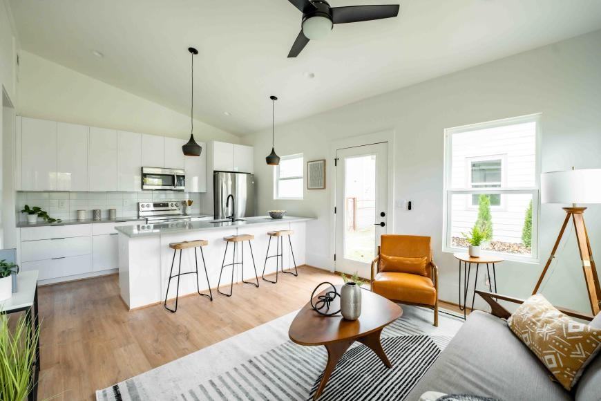 991 Manigault St Se - Photo 2 of 10