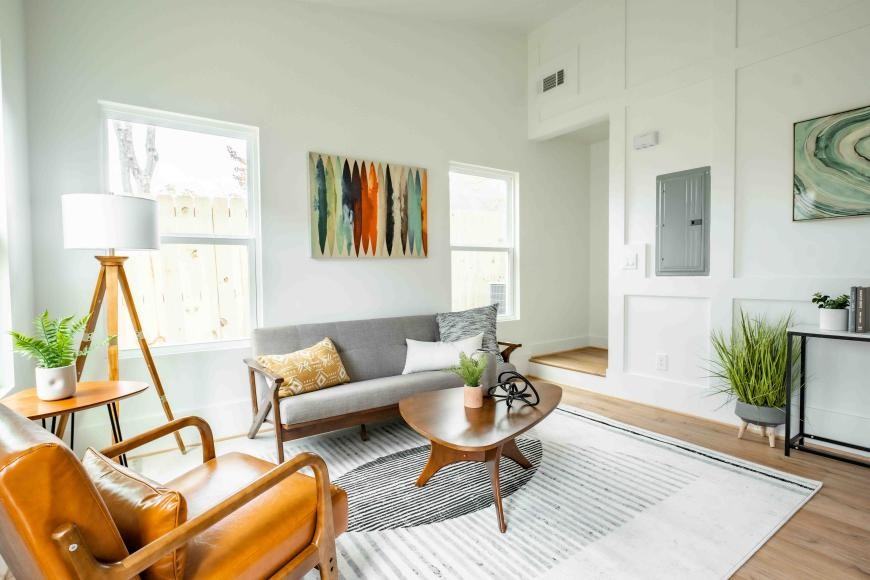 991 Manigault St Se - Photo 3 of 10