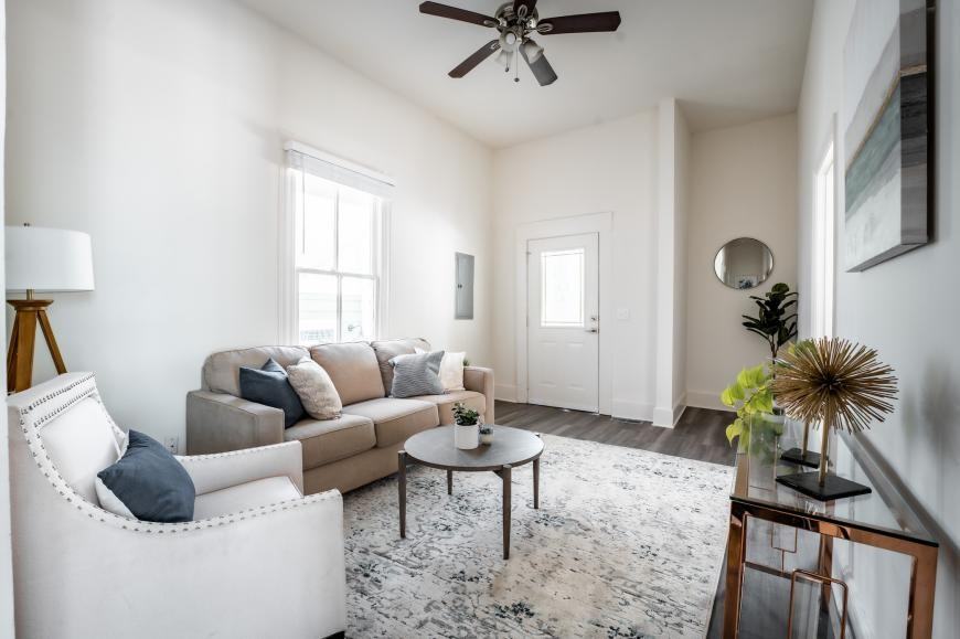 1353 Finley St Ne - Photo 2 of 10