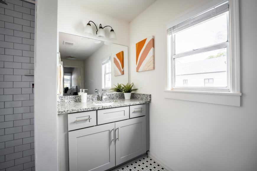 1353 Finley St Ne - Photo 5 of 10