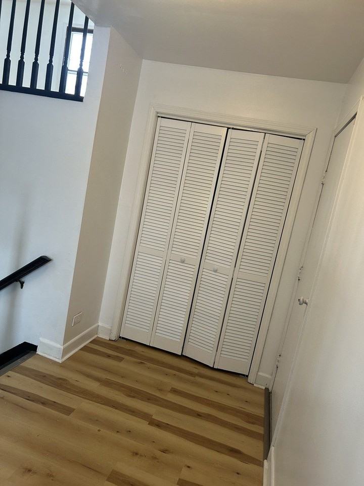 101 Oakwood Dr - Photo 2 of 23