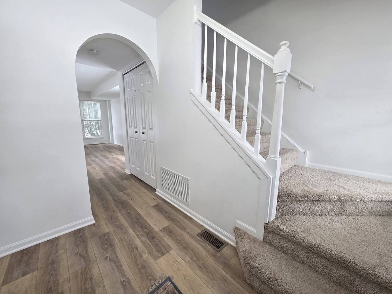 170 Half Moon Cir - Photo 7 of 19