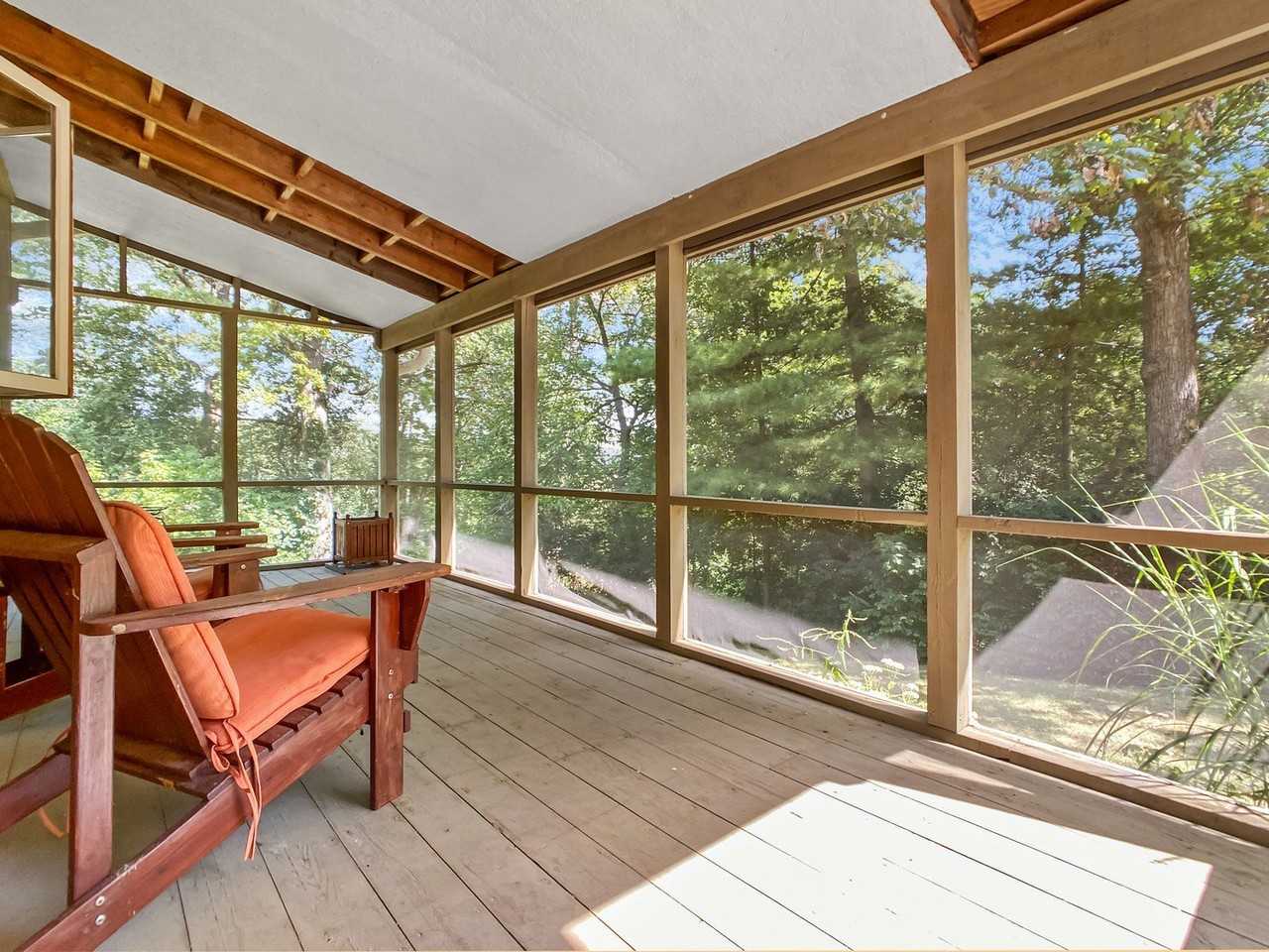 224 Hickory Rd - Photo 3 of 4