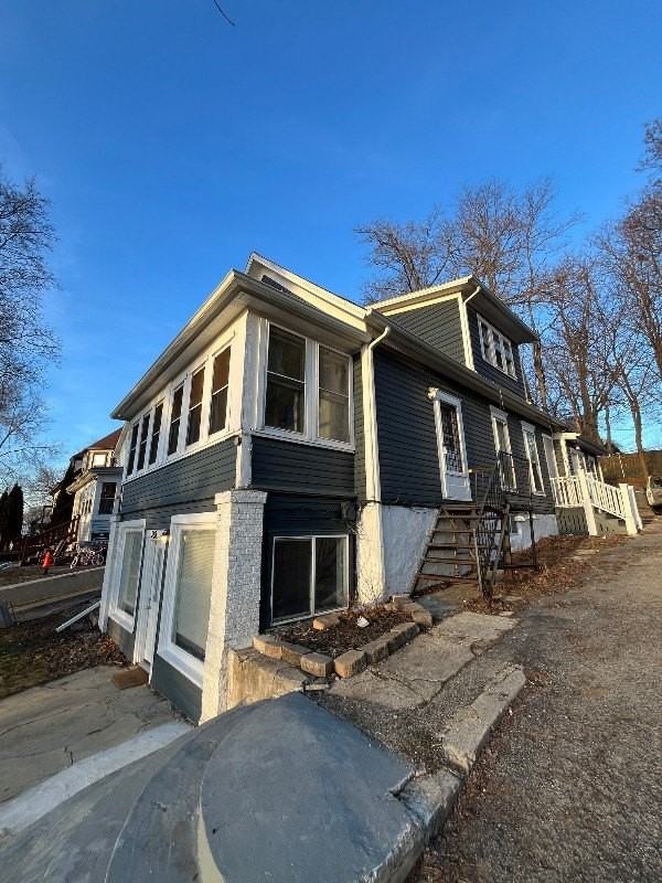 393 Wellington Ave Apt 1 #1