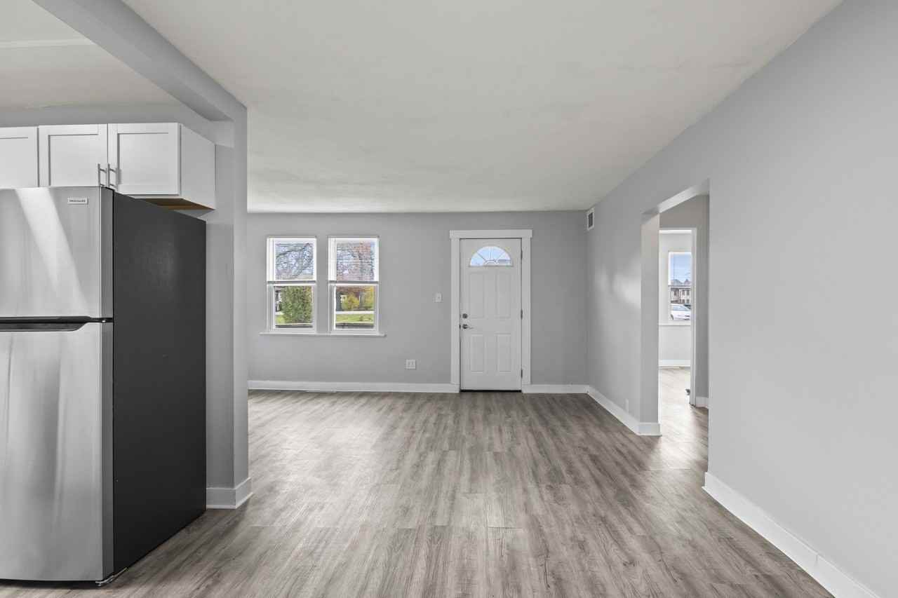 3614 Linneman St - Photo 5 of 26