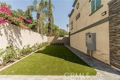 225 N San Antonio Ave - Photo 3 of 20