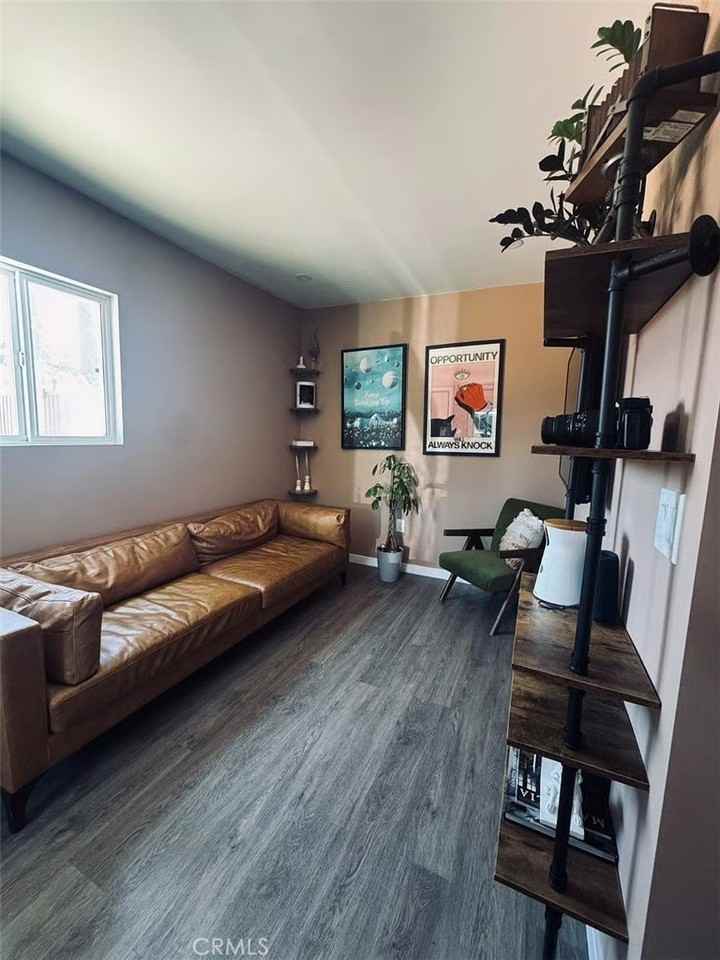 14828 Saticoy St - Photo 2 of 8