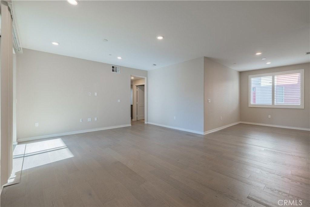 106 Tribeca - Photo 4 of 41