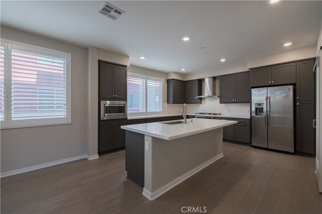 106 Tribeca - Photo 7 of 41