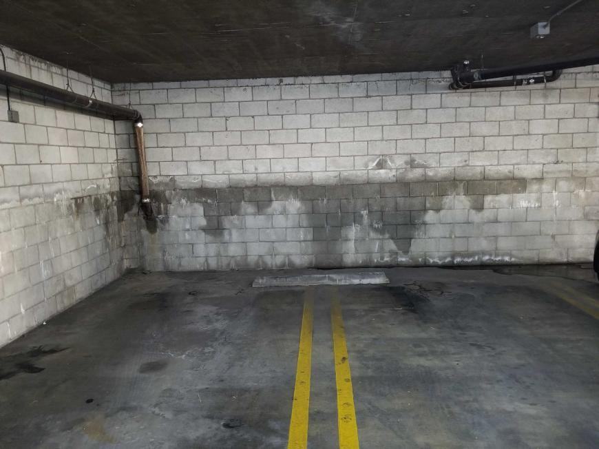 14607 Erwin St - Photo 3 of 10