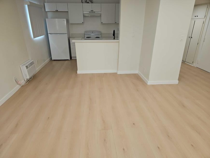 5262 Hermitage Ave - Photo 5 of 10