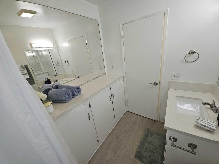 11849 Magnolia Blvd - Photo 2 of 10