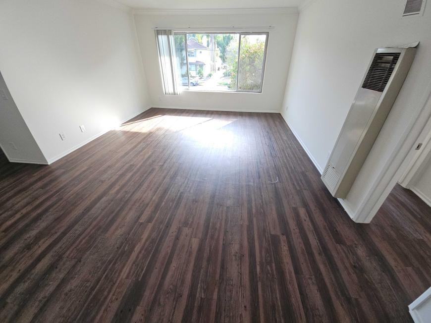 11849 Magnolia Blvd - Photo 4 of 10