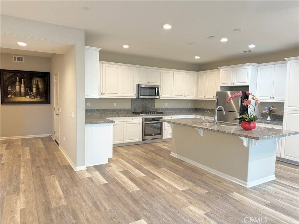 15763 Myrtlewood Ave - Photo 6 of 43