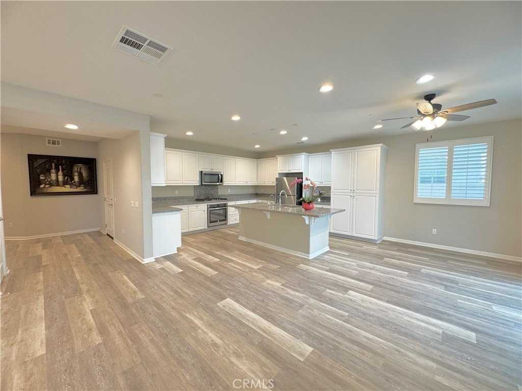 15763 Myrtlewood Ave - Photo 7 of 43