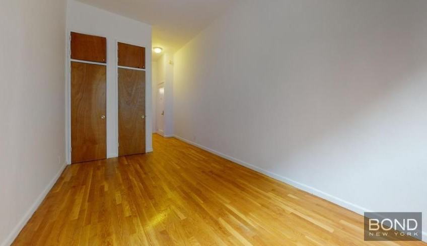 302 E 90th St - Photo 2 of 5