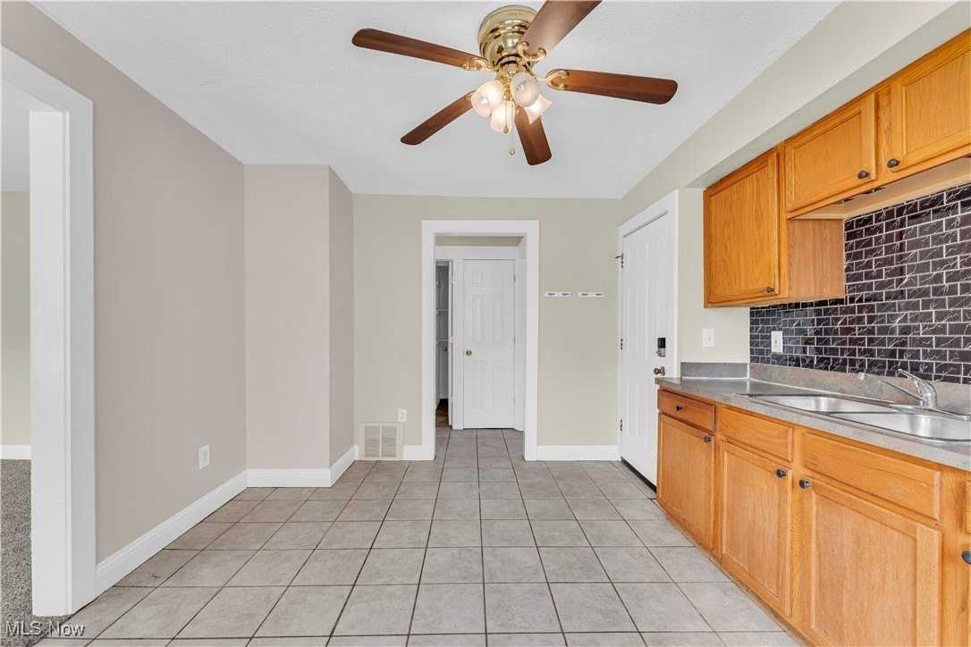 19211 Shawnee Ave Unit 1 #1DN - Photo 7 of 21