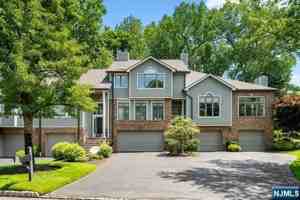 featured image of 74 Lakeview Dr