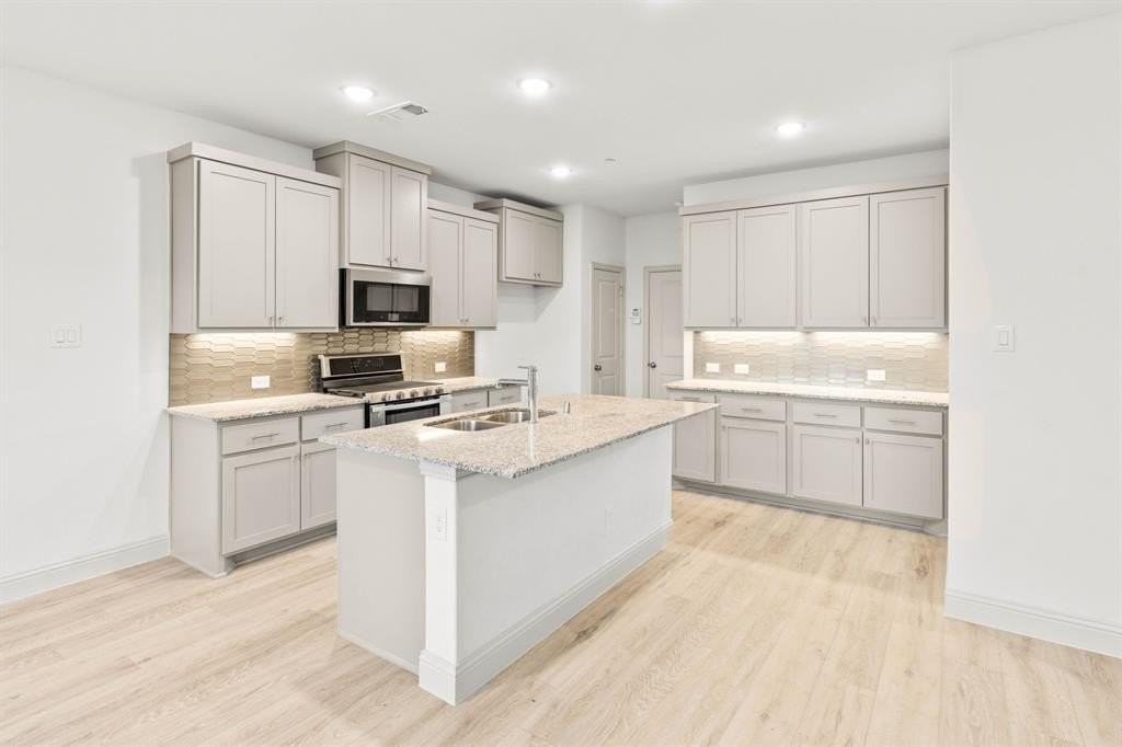 988 Emil Pl - Photo 5 of 21